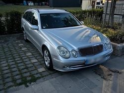 Silber Gebraucht 2005 Mercedes E220 Avantgarde Kombi | 3.199 € (Fairer Preis)