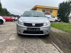 Grau Gebraucht 2000 Dacia Sandero Lauréate Kleinwagen | 800 €