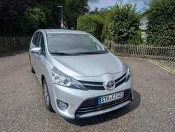 Silber Gebraucht 2017 Toyota Verso Edition-S Van / Kleinbus | 15.450 € (Superpreis)