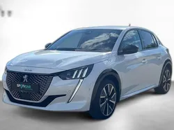 Weiß metallic Gebraucht 2022 Peugeot e-208 GT Kleinwagen | 19.430 € (Fairer Preis)