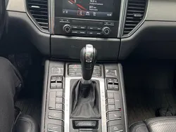 Schwarz Gebraucht 2017 Porsche Macan GTS SUV | 34.900 € (Teuer)