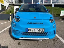 Blau Gebraucht 2023 Abarth 500e Scorpionissima Kleinwagen | 27.895 €