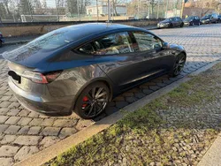 Grau Gebraucht 2021 Tesla Model 3 Limousine | 27.000 € (Guter Preis)