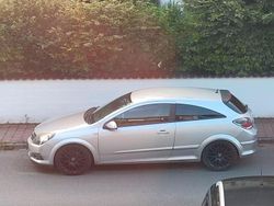 Silber Gebraucht 2005 Opel Astra GTC Cosmo Limousine | 1.400 € (Fairer Preis)