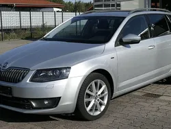 Silber Gebraucht 2017 Skoda Octavia Joy Kombi | 8.390 € (Guter Preis)