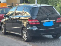 Schwarz Gebraucht 2011 Mercedes B180 Van / Kleinbus | 7.950 € (Fairer Preis)