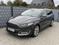 Grau Gebraucht 2016 Ford Mondeo Vignale Limousine | 15.850 €