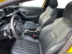 Gelb Gebraucht 2022 Peugeot 208 GT Kleinwagen | 21.890 € (Etwas zu teuer)