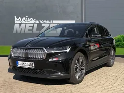 Schwarz (schwarzmagic perleffekt) Gebraucht 2024 Skoda Enyaq iV Loft SUV | 37.580 € (Etwas zu teuer)