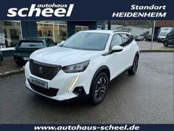 Weiß Gebraucht 2021 Peugeot 2008 Allure SUV | 16.390 € (Guter Preis)