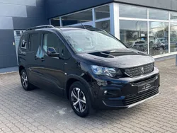Schwarz Gebraucht 2020 Peugeot Rifter GT Van / Kleinbus | 23.990 € (Fairer Preis)