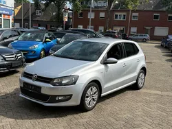 Reflexsilber metallic Gebraucht 2013 VW Polo Life Limousine | 4.999 € (Fairer Preis)