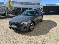 Grau Gebraucht 2023 Audi Q8 e-tron Advanced SUV | 48.500 € (Guter Preis)