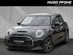 Midnight black ii (metallisch schwarz) Gebraucht 2022 Mini Cooper SE Essential Kleinwagen | 17.489 € (Fairer Preis)