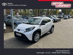 Weiß Gebraucht 2025 Toyota Aygo X Play SUV | 20.025 € (Teuer)