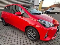 Super red v Gebraucht 2020 Toyota Yaris Hybrid Team Kleinwagen | 15.799 € (Guter Preis)
