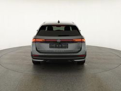 Diabasgrau metallic Neu 2025 VW Passat Pro Kombi | 46.475 € (Fairer Preis)