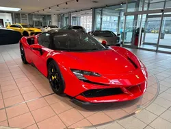 Rot Gebraucht 2023 Ferrari SF90 Cabrio | 389.800 €