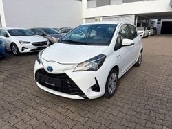 Weiß Gebraucht 2018 Toyota Yaris Hybrid Comfort Limousine | 11.995 € (Fairer Preis)
