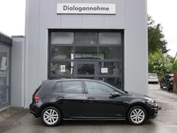 Deep black pearlescent Gebraucht 2017 VW Golf VII Comfortline Limousine | 14.530 € (Fairer Preis)