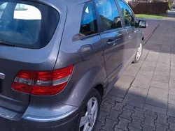 Grau Gebraucht 2011 Mercedes B200 Van / Kleinbus | 6.499 € (Fairer Preis)