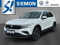 Weiss Gebraucht 2024 VW Tiguan Move SUV | 36.930 € (Fairer Preis)