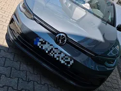 Grau Gebraucht 2024 VW Golf VIII R-line Kleinwagen | 33.000 € (Guter Preis)