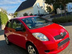 Rot Gebraucht 2007 Toyota Yaris Kleinwagen | 1.980 € (Fairer Preis)