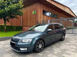 Grau Gebraucht 2016 Skoda Octavia Ambition Kombi | 5.900 € (Superpreis)