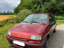 Rot Gebraucht 1995 Renault Clio Kleinwagen | 900 €
