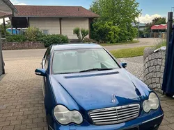 Blau Gebraucht 2002 Mercedes C240 Avantgarde Limousine | 4.390 € (Etwas zu teuer)