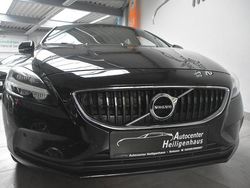 Schwarz Gebraucht 2018 Volvo V40 Momentum Kombi | 11.580 € (Fairer Preis)