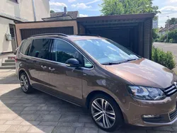 Braun Gebraucht 2013 VW Sharan Match Van / Kleinbus | 22.222 €