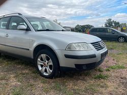 Silber Gebraucht 2001 VW Passat Kombi | 999 € (Superpreis)
