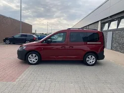 Rot Gebraucht 2024 VW Caddy R Van / Kleinbus | 35.700 € (Teuer)