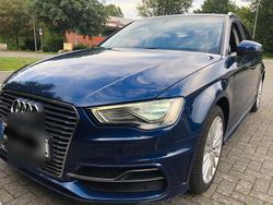 Blau Gebraucht 2015 Audi A3 e-tron Kleinwagen | 13.900 € (Etwas zu teuer)