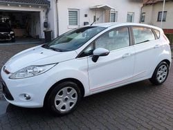 Weiß Gebraucht 2012 Ford Fiesta Titanium Limousine | 3.700 € (Fairer Preis)