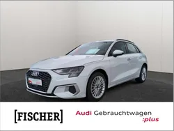 Weiss Gebraucht 2024 Audi A3 Sportback Advanced Limousine | 31.849 € (Fairer Preis)