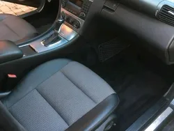 Schwarz Gebraucht 2006 Mercedes 220 Kombi | 1.350 €