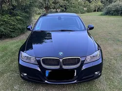 Schwarz Gebraucht 2012 BMW 318 Kombi | 5.400 €
