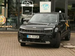 Schwarz Gebraucht 2024 Jeep Avenger EV Altitude SUV | 33.390 €