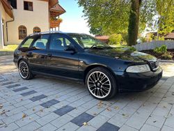 Schwarz Gebraucht 2001 Audi A4 Kombi | 2.300 € (Fairer Preis)
