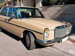 Beige Gebraucht 1974 Mercedes 230 Limousine | 12.600 €