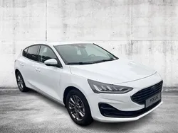 Weiß Gebraucht 2023 Ford Focus Titanium Limousine | 22.300 € (Guter Preis)