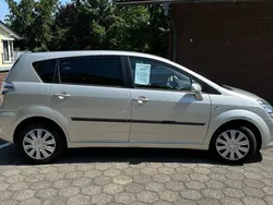 Silber Gebraucht 2007 Toyota Corolla Verso Van / Kleinbus | 8.100 € (Teuer)