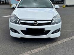 Weiß Gebraucht 2010 Opel Astra GTC OPC Coupé | 2.900 € (Guter Preis)