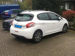 Weiß Gebraucht 2013 Peugeot 208 Kleinwagen | 6.700 € (Fairer Preis)
