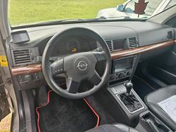 Grau Gebraucht 2003 Opel Vectra Limousine | 800 € (Superpreis)