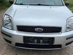 Silber Gebraucht 2003 Ford Fusion Kleinwagen | 1.400 €