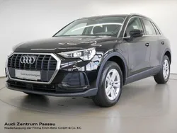 Mythosschwarz metallic Gebraucht 2021 Audi Q3 Ambiente SUV | 26.415 € (Guter Preis)